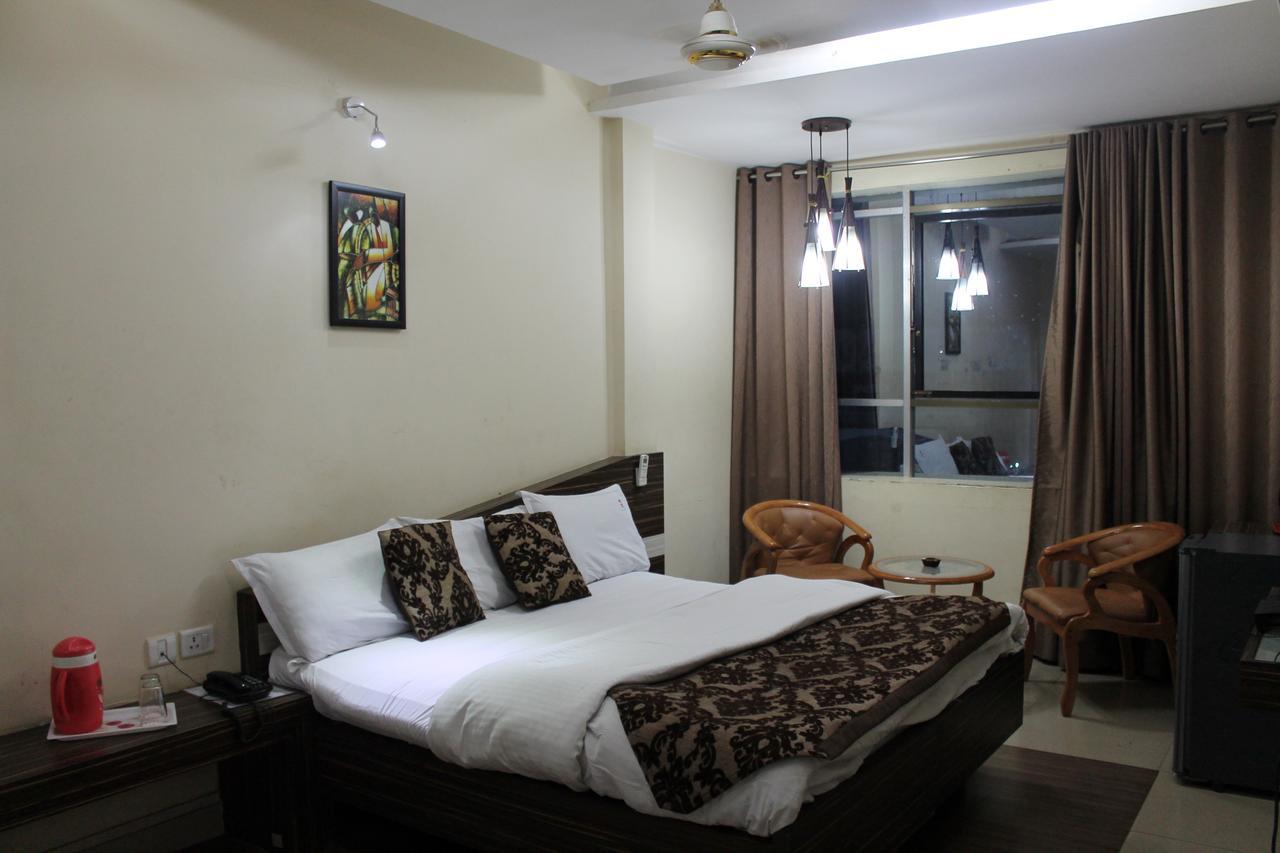 ג'אבלפור Hotel Swayam מראה חיצוני תמונה