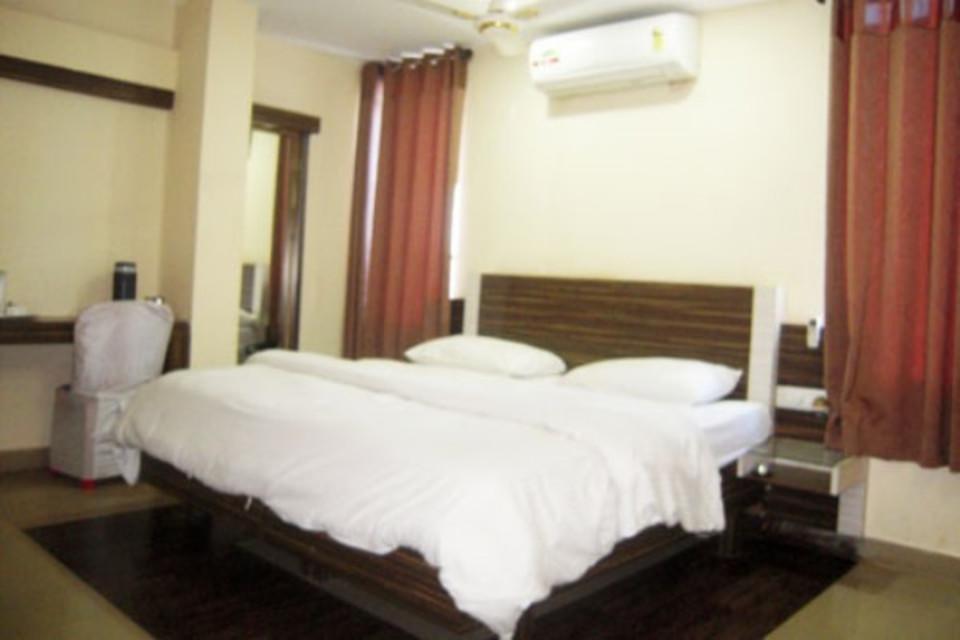 ג'אבלפור Hotel Swayam חדר תמונה