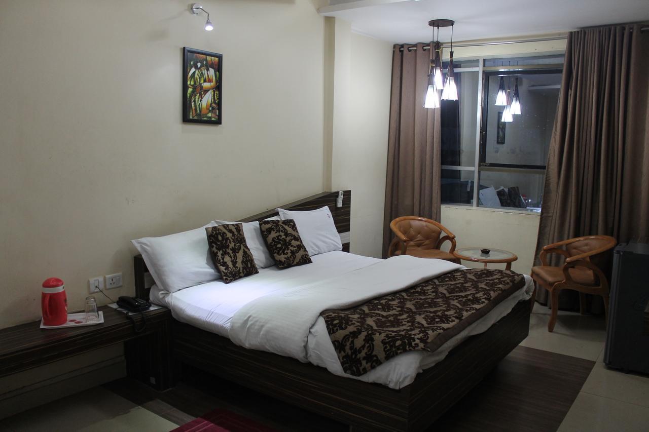 ג'אבלפור Hotel Swayam מראה חיצוני תמונה
